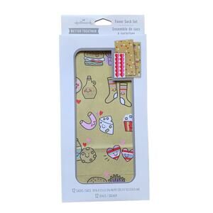 New Hallmark Hearts Gift Wrap Treat Bags for Favors Goodies w/Seals 12 Pack NEW
